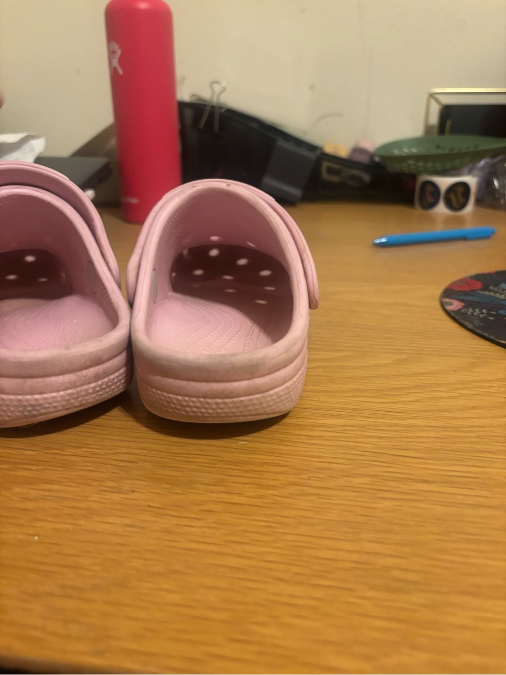 CROCS Kids Classic Clog in Pale Pink J1 - Picture 5 of 7